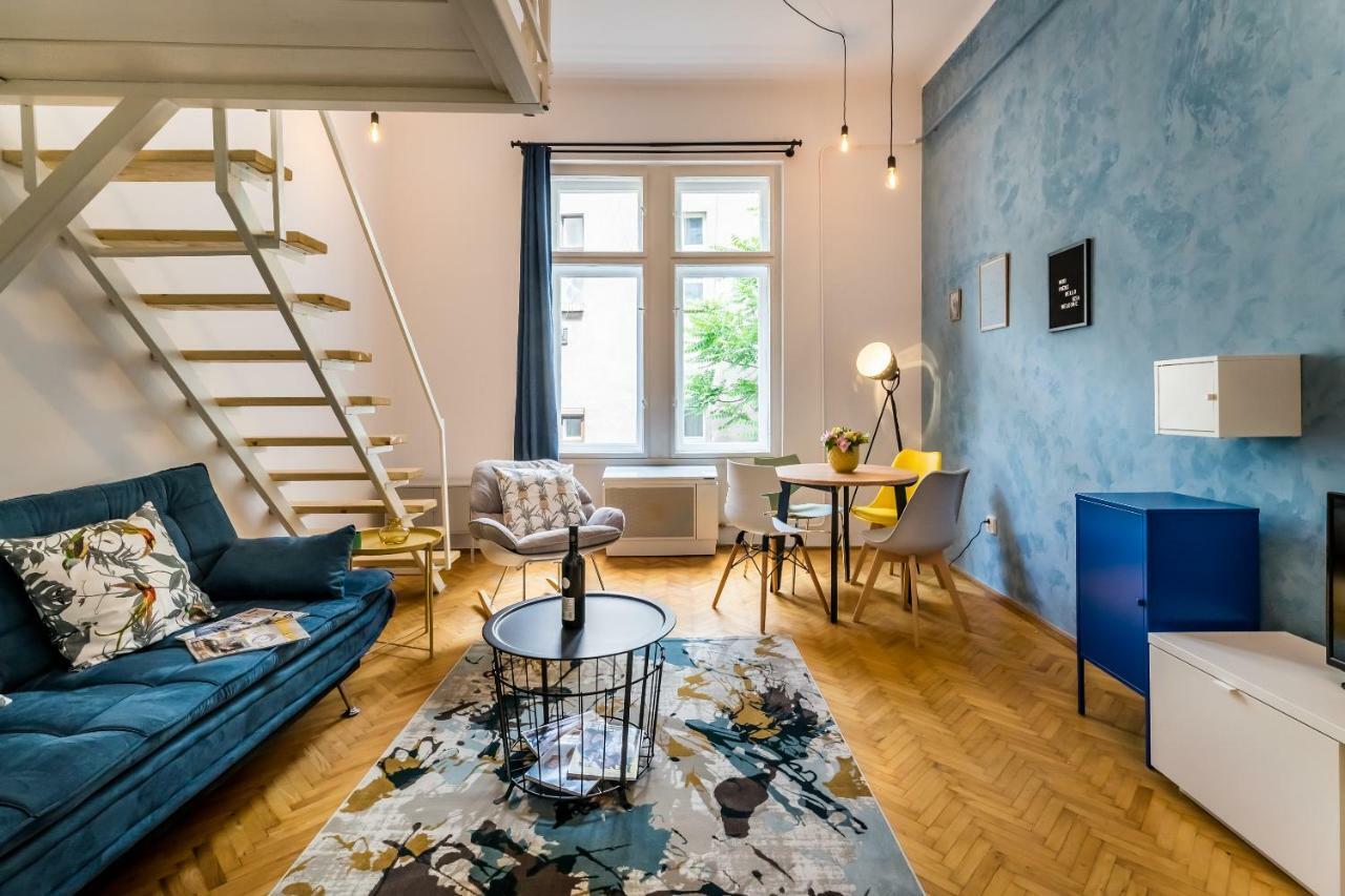 Bpr Azure Desire Studio Budapest Bagian luar foto